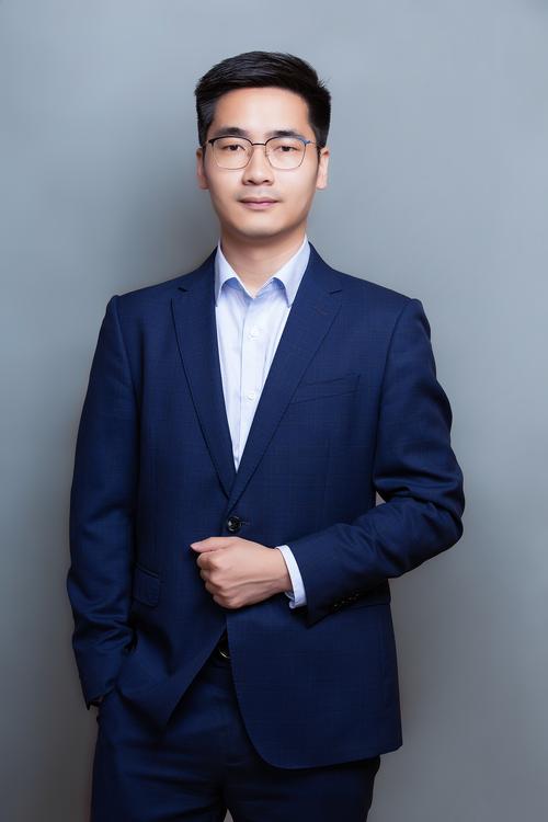 杨成广 艺术总监 & 首席设计师